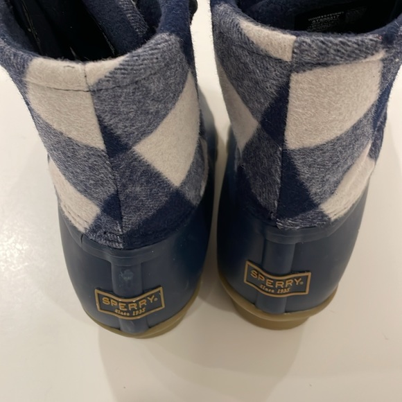 NEW Sperry Women's Saltwater Buffalo Check Duck Boot in blue/white size 9 - Picture 11 of 12